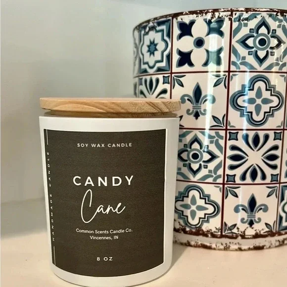 🎄🎁BUY NOW! Hand Made 7 oz hand poured candle with 100% soy wax & a wooden wick - Picture 5 of 16